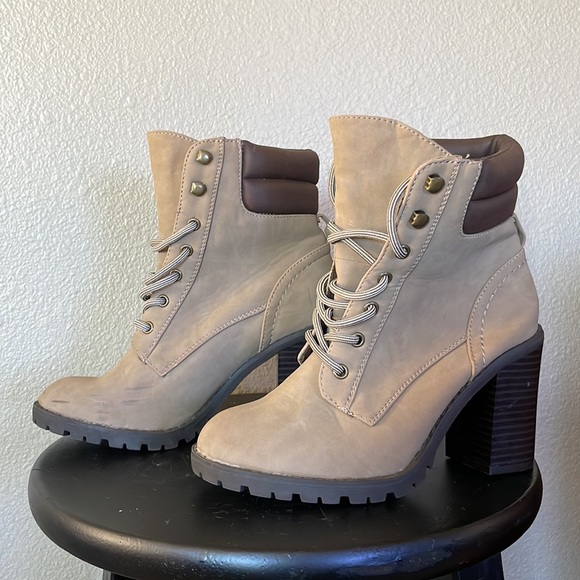 Parker and sky lace up boot heels - Picture 5 of 6